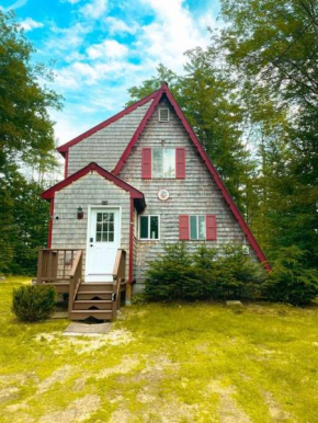 Modern-Cozy A-frame, close to lake, hiking